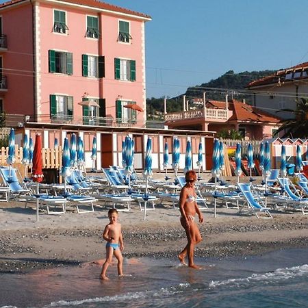 Hotel La Milanese Pietra Ligure Extérieur photo