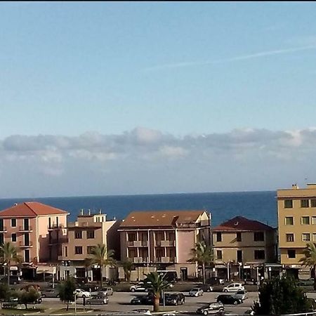 Hotel La Milanese Pietra Ligure Extérieur photo