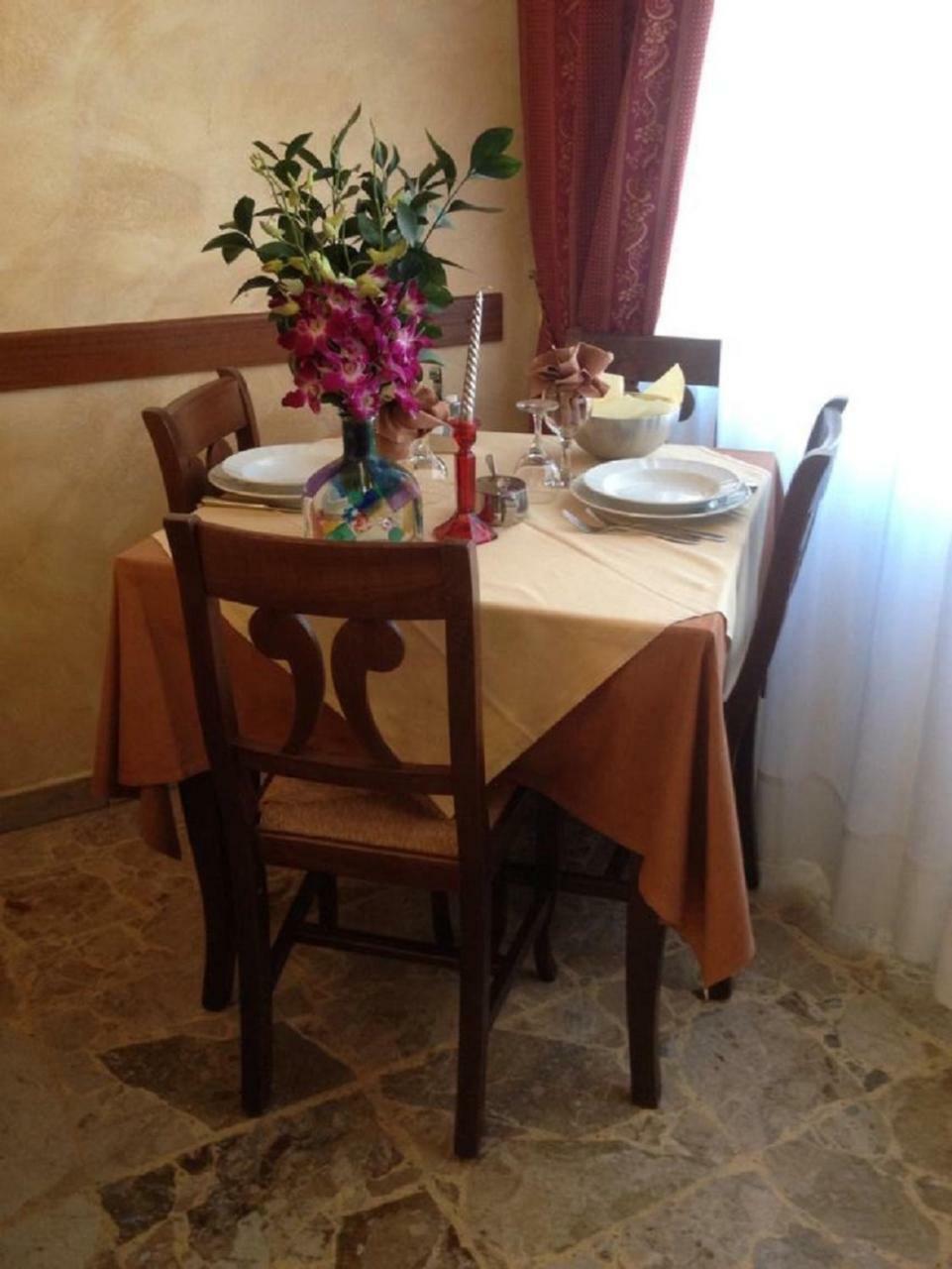 Hotel La Milanese Pietra Ligure Extérieur photo