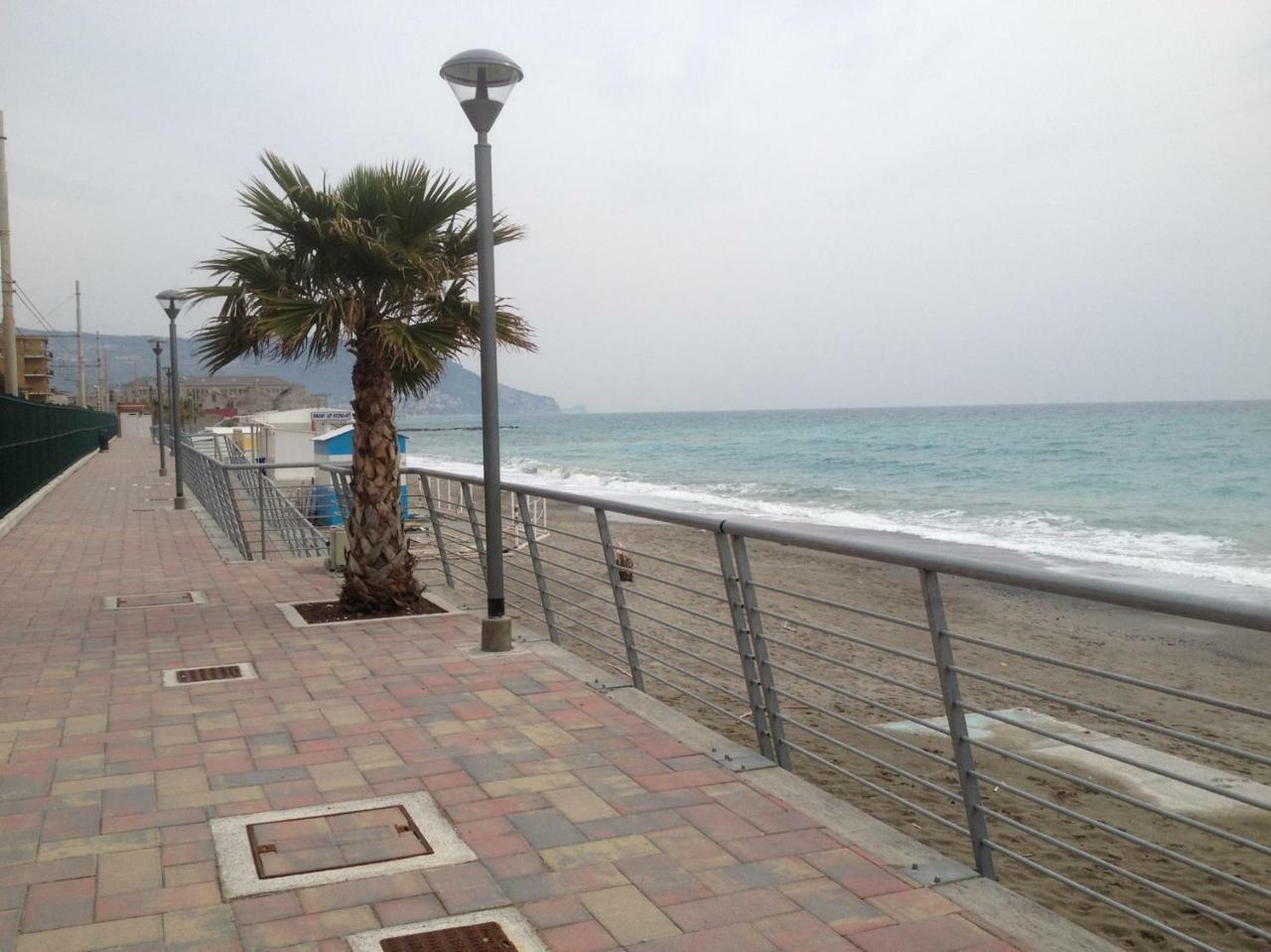 Hotel La Milanese Pietra Ligure Extérieur photo