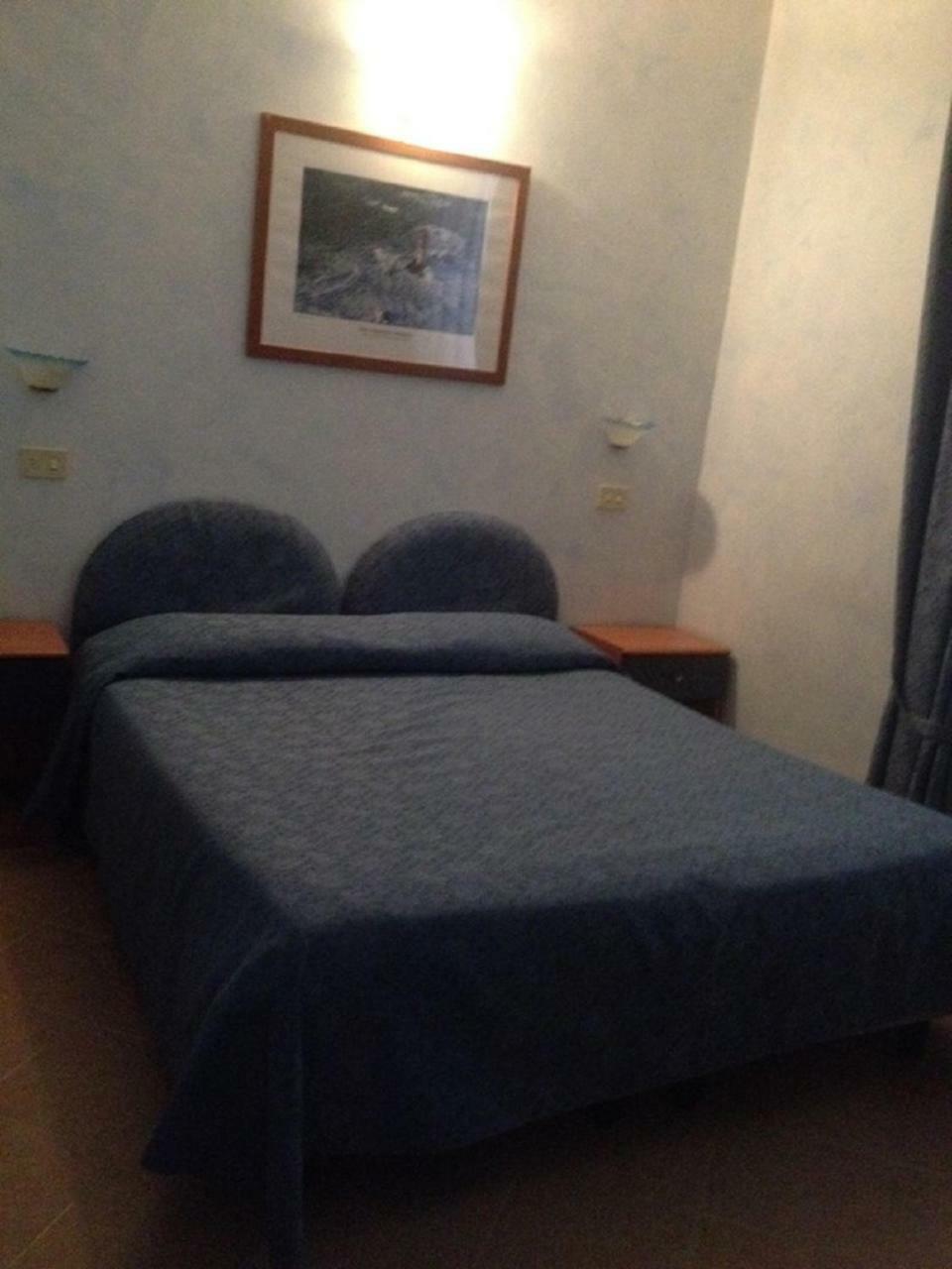 Hotel La Milanese Pietra Ligure Extérieur photo