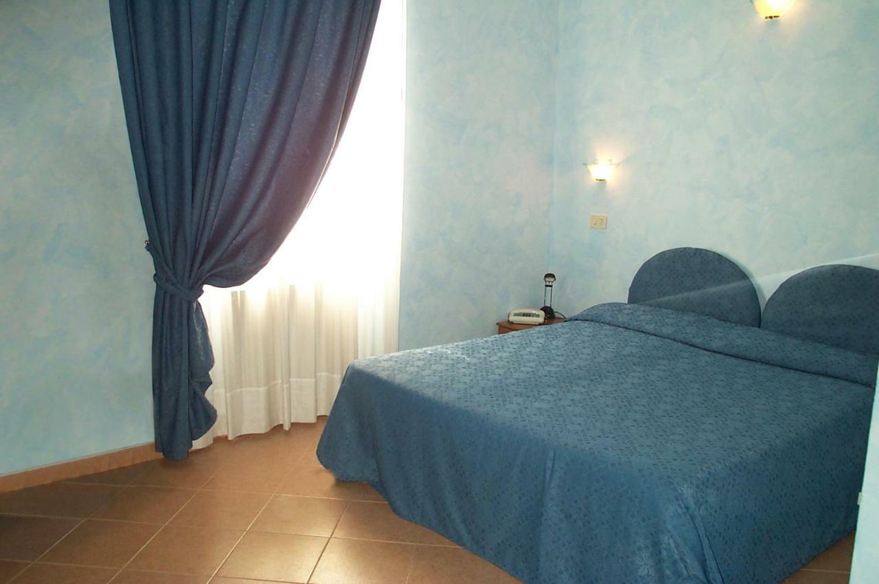 Hotel La Milanese Pietra Ligure Extérieur photo
